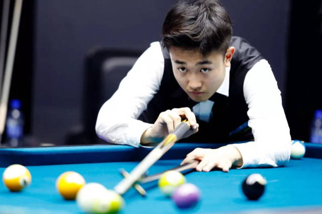 月期间的穆 月期间的穆