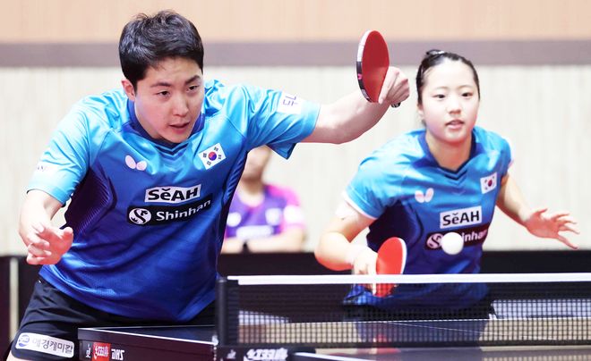 户外运动休 户外运动休